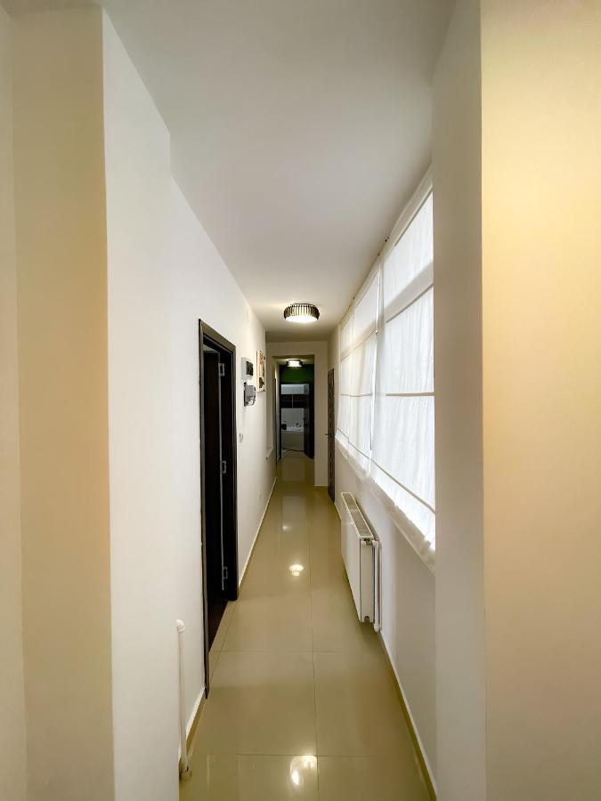 Cool Flat With Hot Tub In The Old Town Apartment Bucharest Exterior photo
