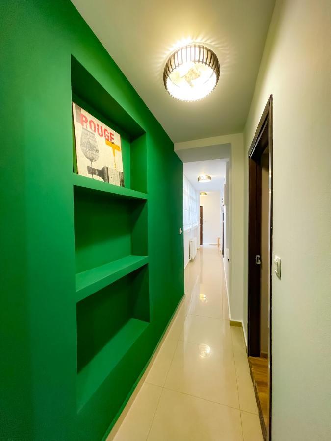 Cool Flat With Hot Tub In The Old Town Apartment Bucharest Exterior photo